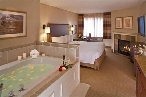 10 Best Hotel Rooms With Private Hot Tubs .